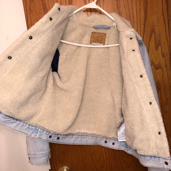Levi’s Sherpa Jean Jacket - Picture 5 of 8